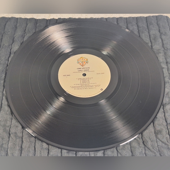 Carly Simon Come Upstairs LP - Picture 2 of 16